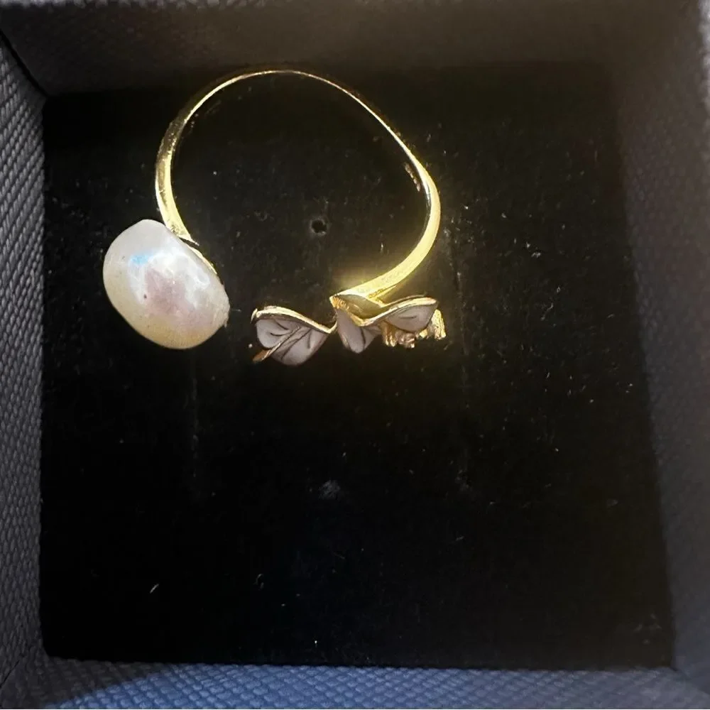 Elegant Adjustable freshwater Pearl and Flower Ring - Picture 5 of 5